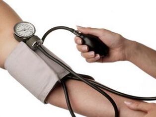 Misurazione della pressione per ipertensione